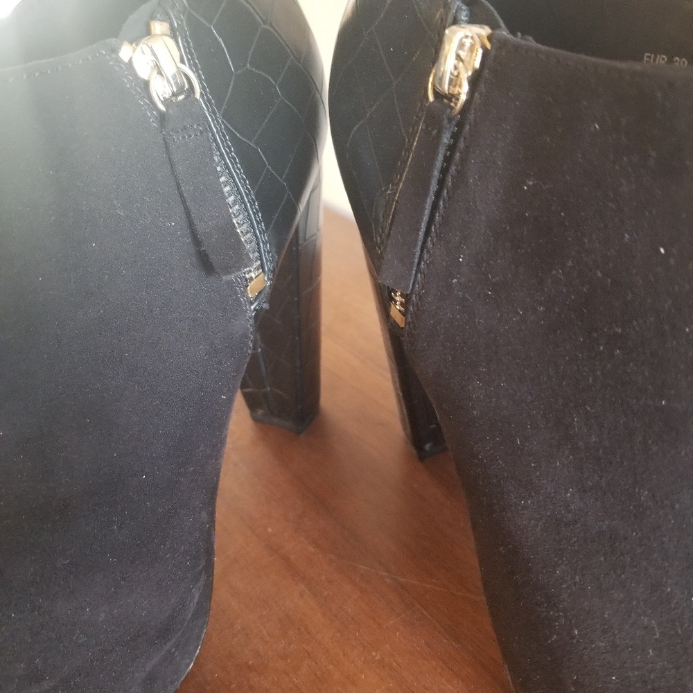 Boots - Picture 2 of 4